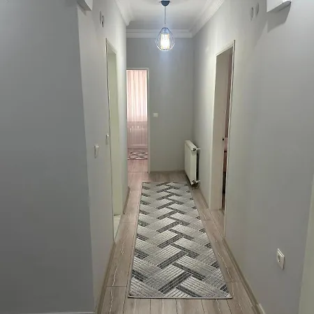 Kusadasi'nda Sahile 200 Metre Apartman